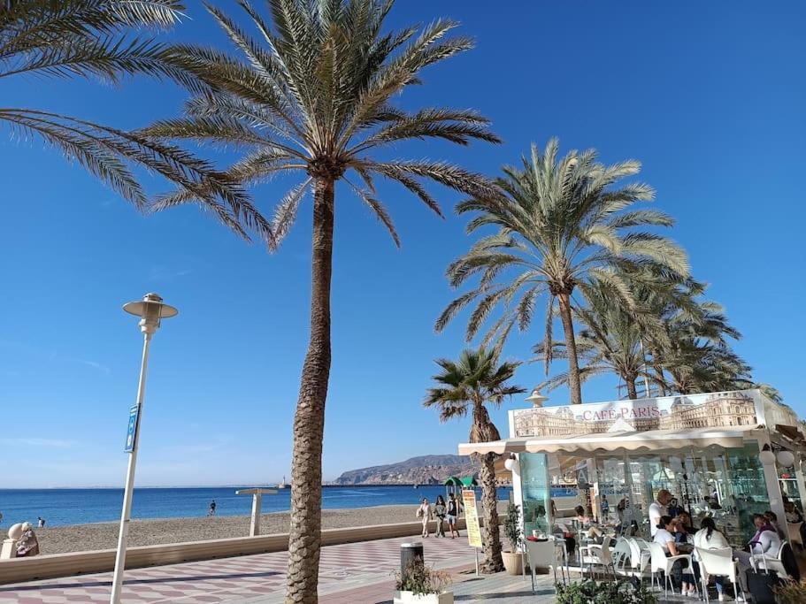Estupendo Piso Renovado A 30 Metros De La Playa Apartment Almeria Exterior photo