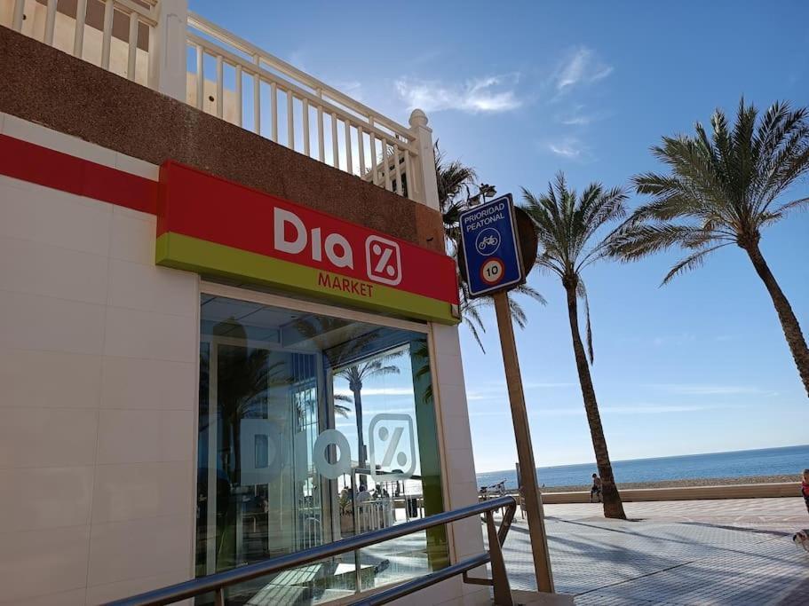 Estupendo Piso Renovado A 30 Metros De La Playa Apartment Almeria Exterior photo